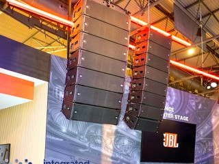 JBL serie SRX 900